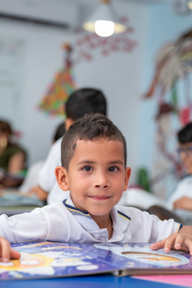 Imagen de niño mirando a la cámara